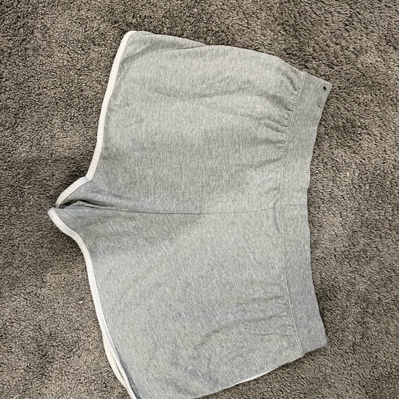 Nike shorts - Picture 2 of 2